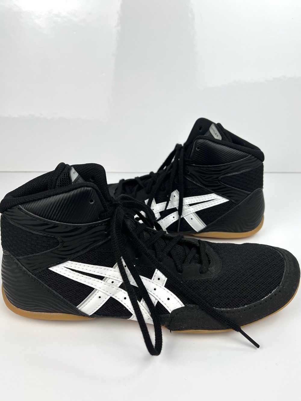 ASICS MatFlex NWOT Wrestling Training Shoes M8.5 Black White Performance